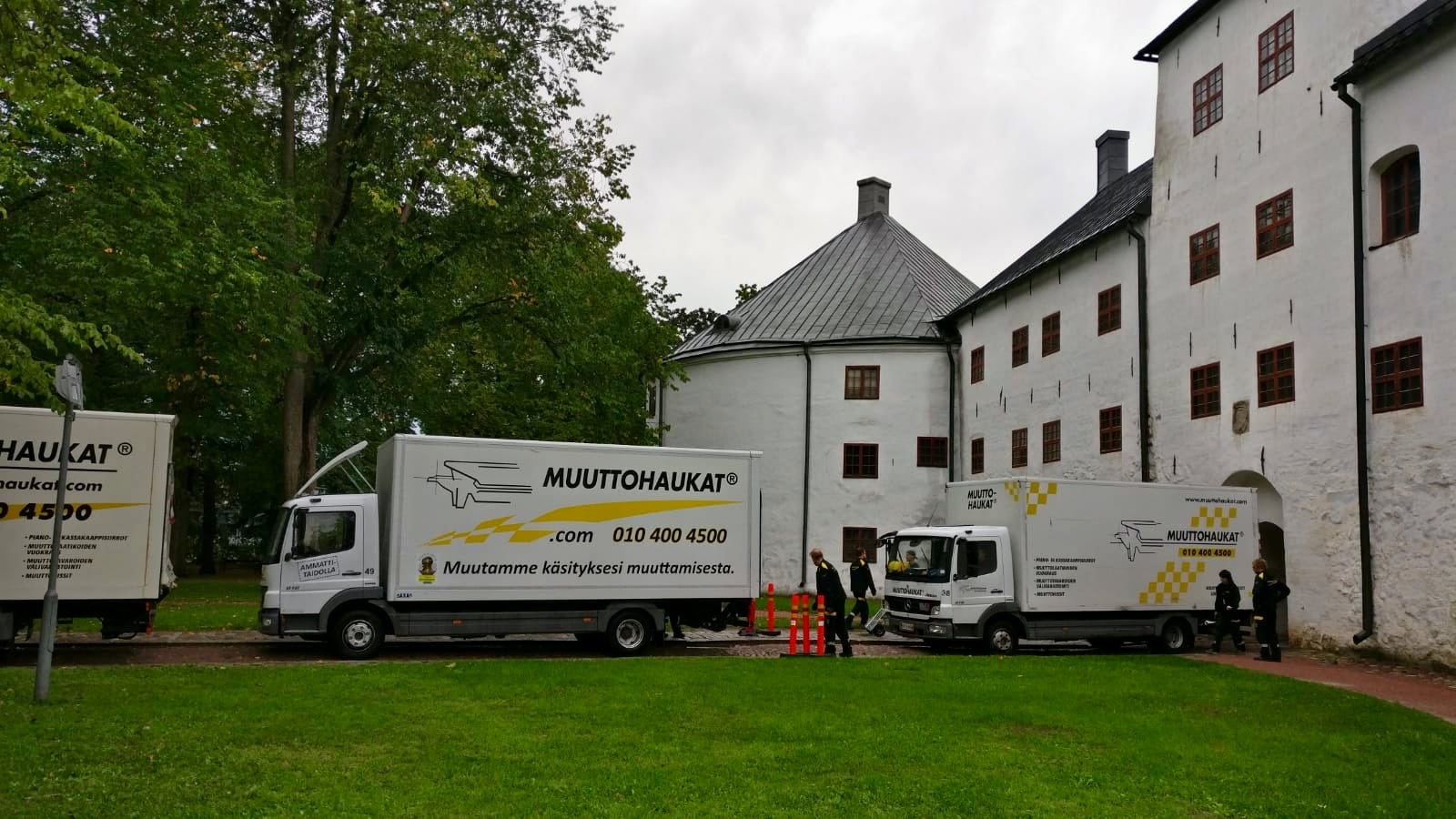 Muuttoautot Turun linna