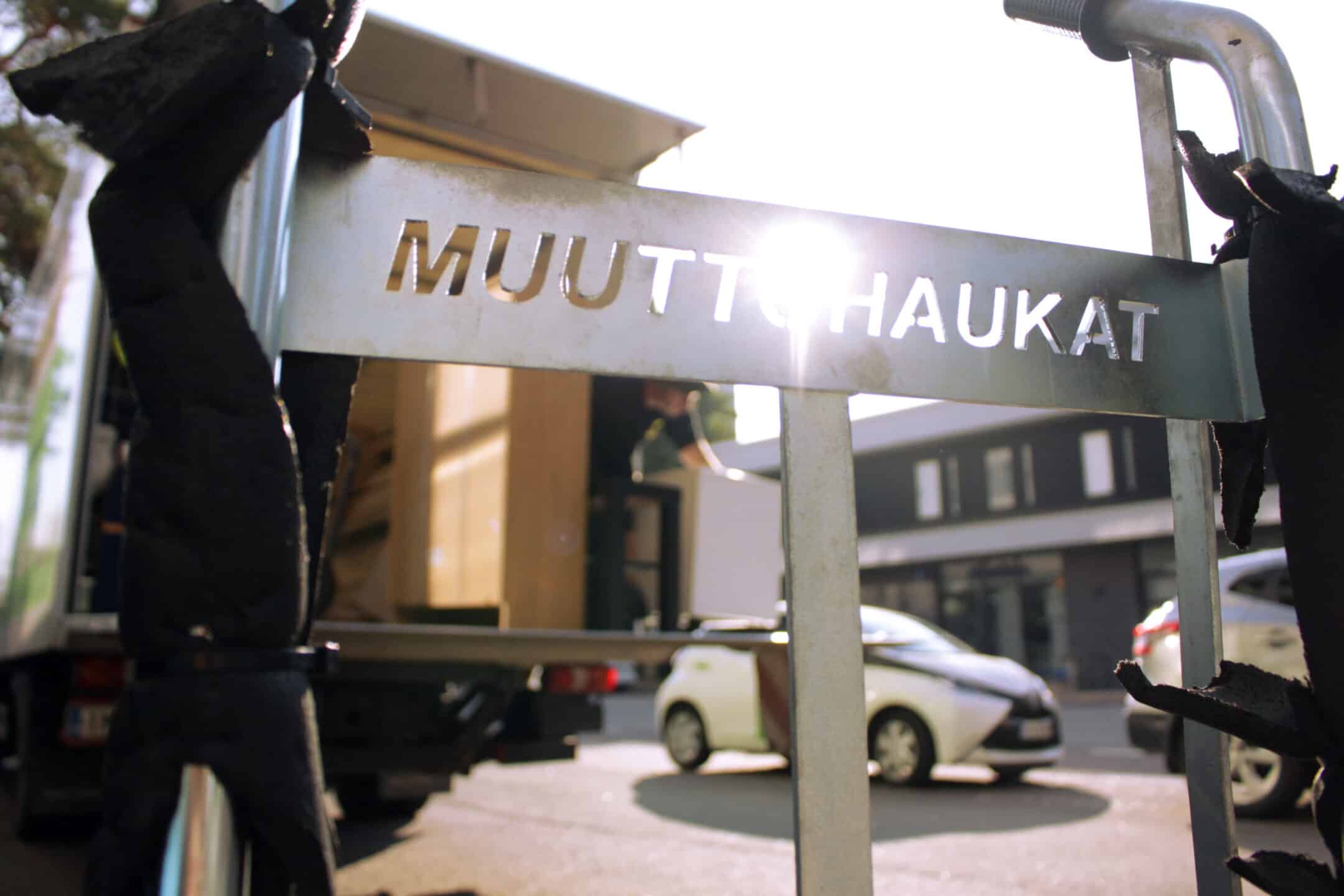Muuttohaukat nokkakärry